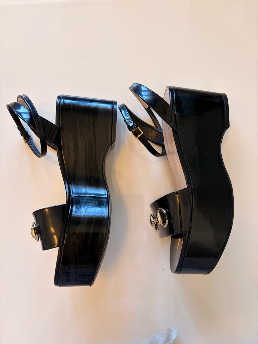 Gucci Black Patent Leather Sandals with Gold Horsebit